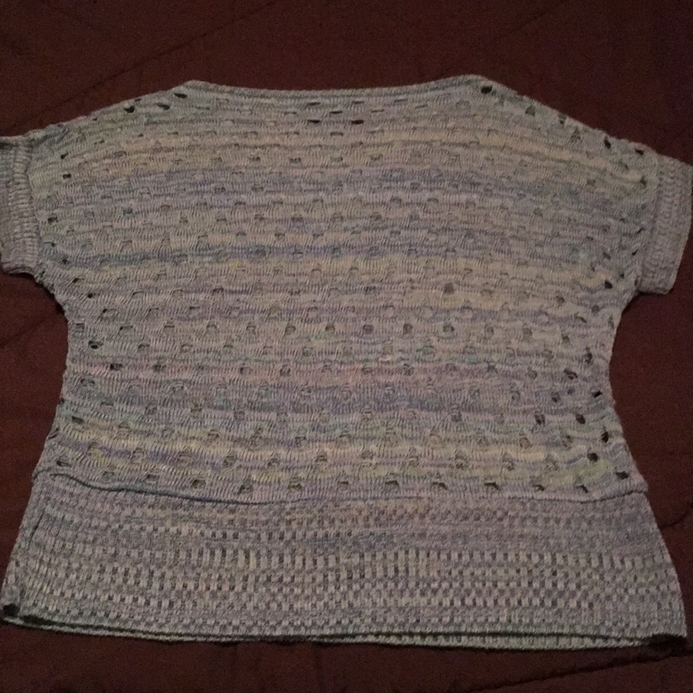 Short sleeve sweater